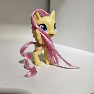 My Little Pony Fluttershy Potion Pony Figure